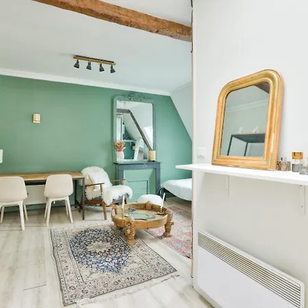 Appartement Parisian Near Place De La Republique Parijs