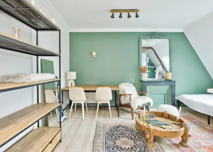 Διαμέρισμα Parisian Near Place De La Republique